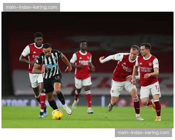 阿森纳高位逼抢时机判断精准 近乎人盯人压迫在对方半场夺回球权